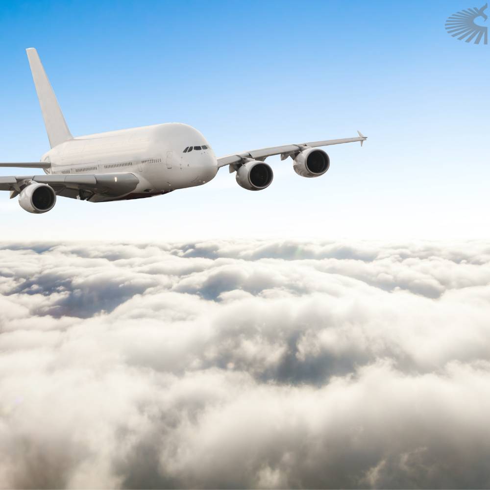 Zdjęcie: zdjęcie samolotu w chmurach